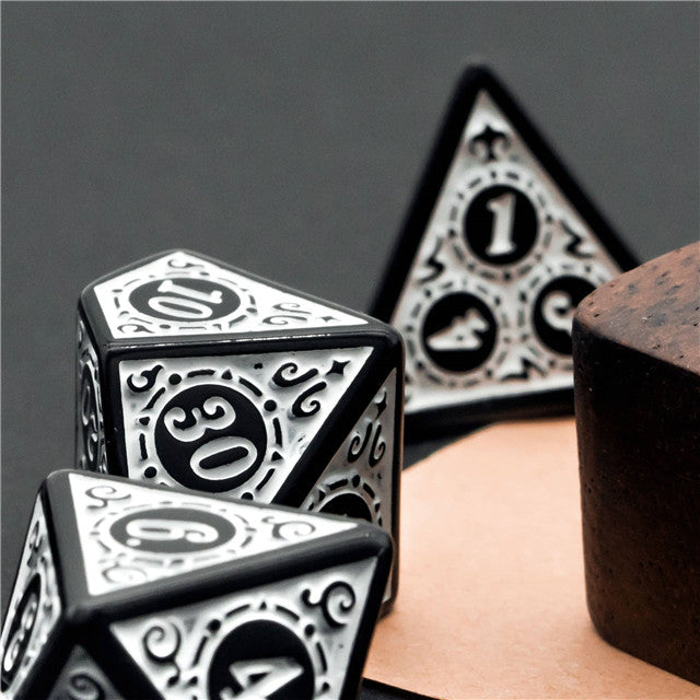 Vintage 7-Dice Set - complete polyhedral dice set for DnD